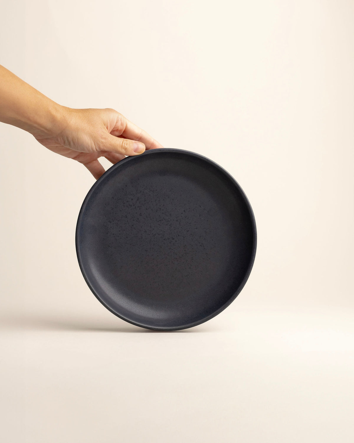 Faro pasta plate matt black blue