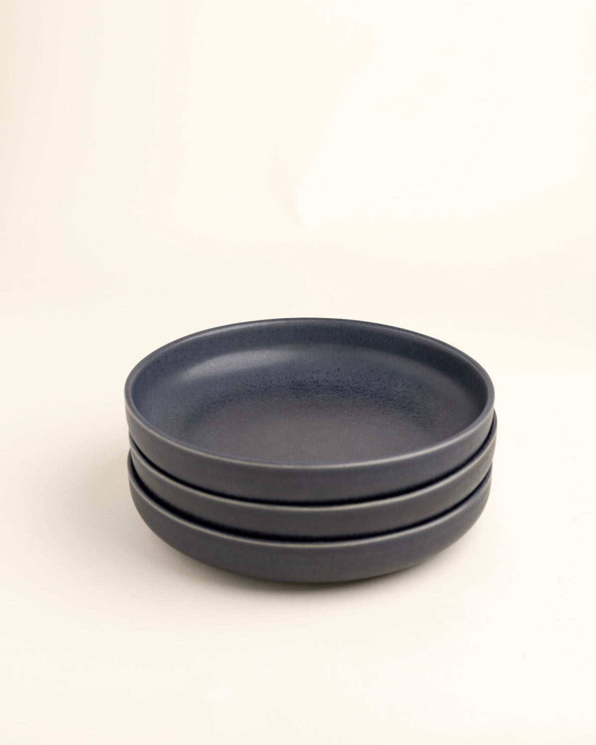 Faro pasta plate matt black blue