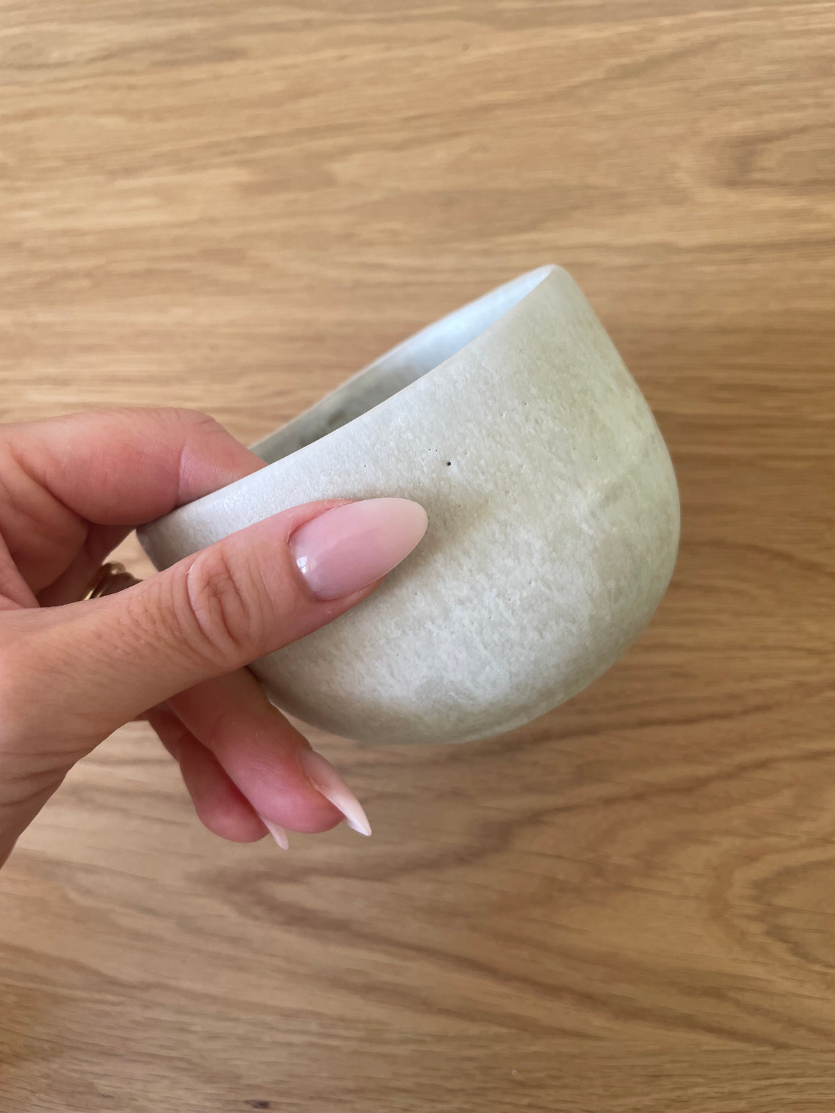 Amora Becher Mattweiß Creme Imperfections