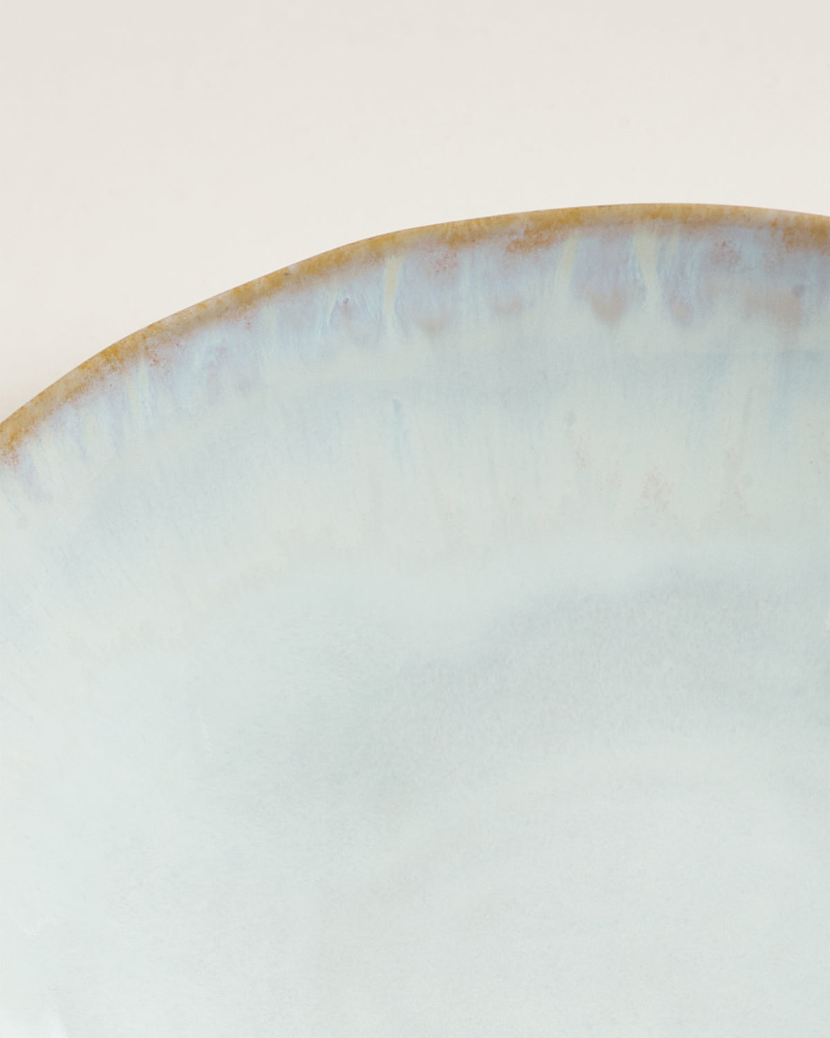Lino pasta plate mother of pearl
